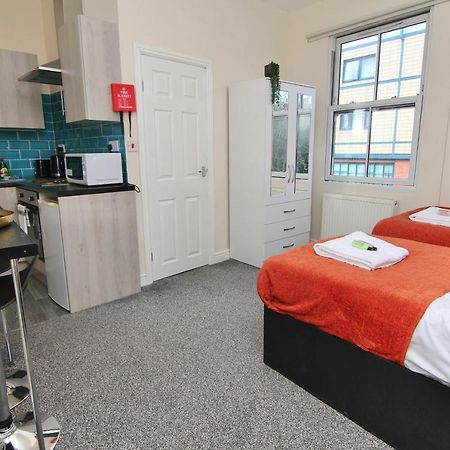 Lovely Twin Bed Studio Near Coventry Shopping Centre Экстерьер фото